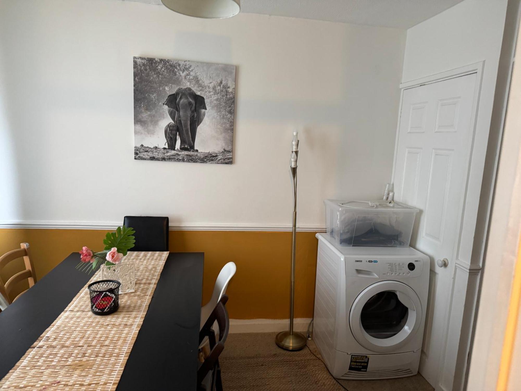 Sunflower Villa Бристол Екстериор снимка