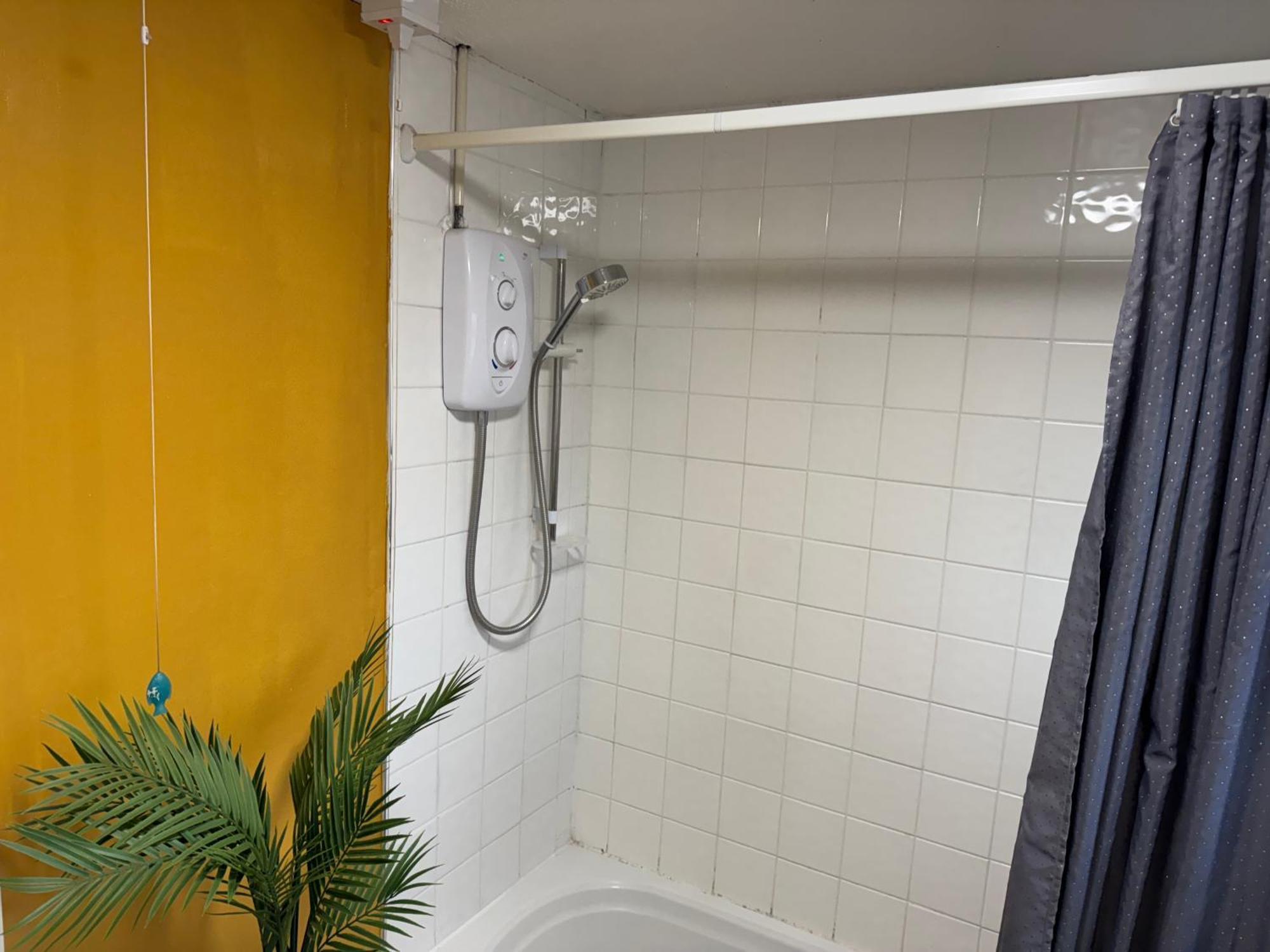 Sunflower Villa Бристол Екстериор снимка
